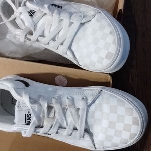 Unisex little kid  black/ white checkered Van sneakers sz 3 1/2